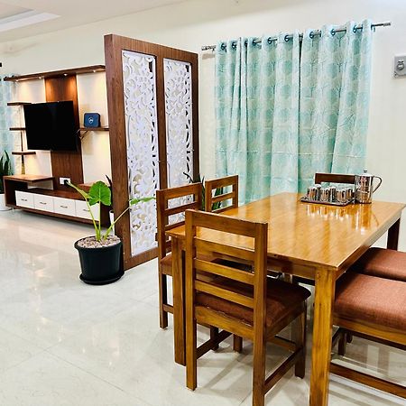 Truelife - 3Bhk Ac Apartments For Large Family - Best Location - Direct Flyover To Alipiri Gate - Walk To Ps4 Veg Restaurant - Modular Kitchen - Super Fast Wifi - Android Tv - 250 Jio Channels - Easy Access To All Temples - Top Service With Lots Of L Tirupati Esterno foto