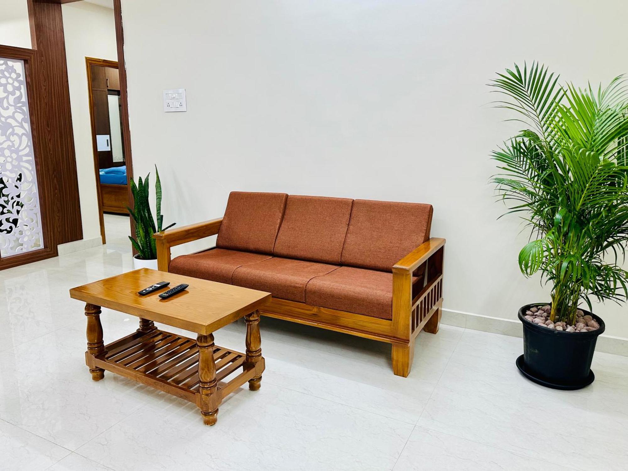 Truelife - 3Bhk Ac Apartments For Large Family - Best Location - Direct Flyover To Alipiri Gate - Walk To Ps4 Veg Restaurant - Modular Kitchen - Super Fast Wifi - Android Tv - 250 Jio Channels - Easy Access To All Temples - Top Service With Lots Of L Tirupati Esterno foto