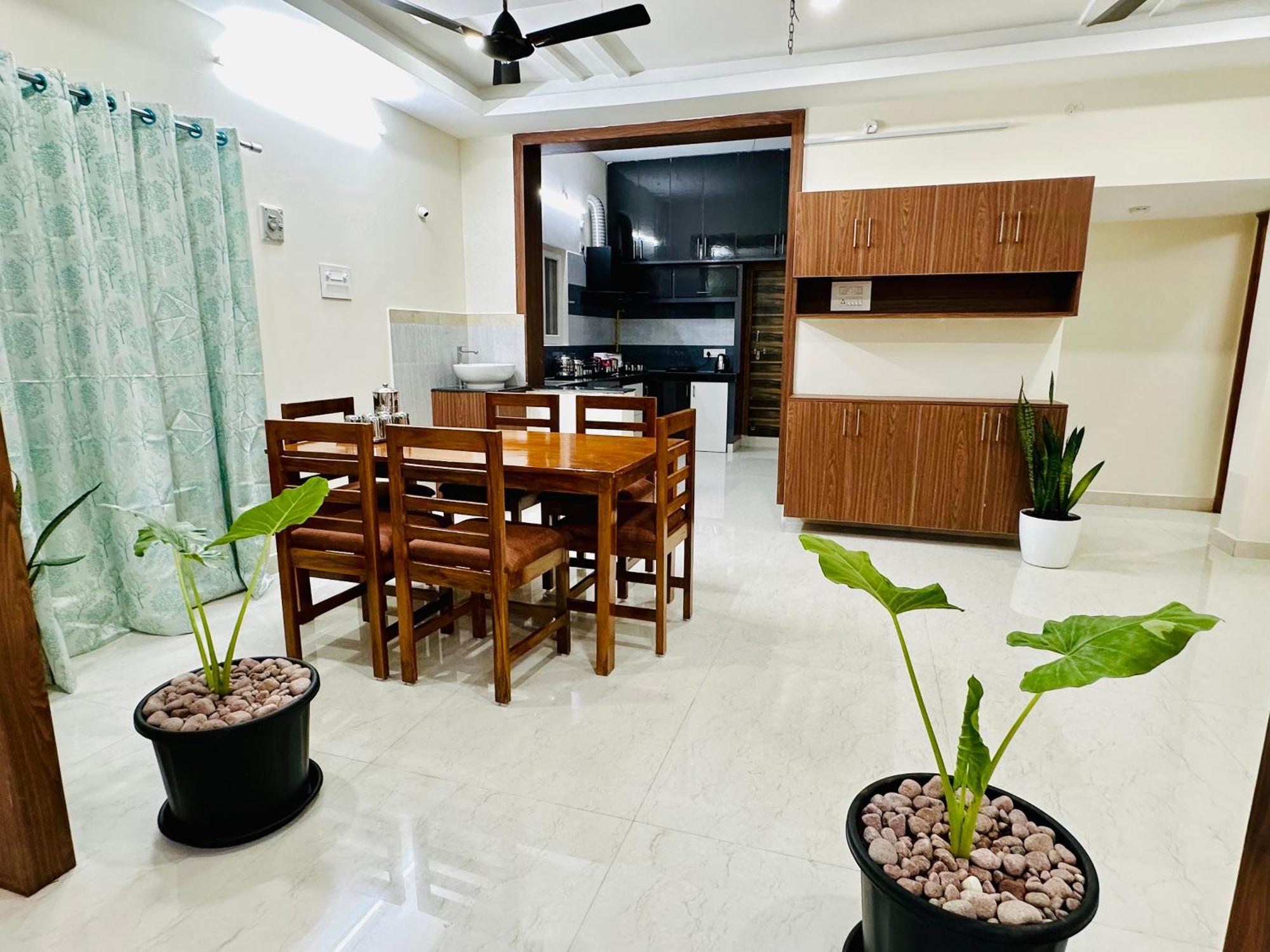Truelife - 3Bhk Ac Apartments For Large Family - Best Location - Direct Flyover To Alipiri Gate - Walk To Ps4 Veg Restaurant - Modular Kitchen - Super Fast Wifi - Android Tv - 250 Jio Channels - Easy Access To All Temples - Top Service With Lots Of L Tirupati Esterno foto