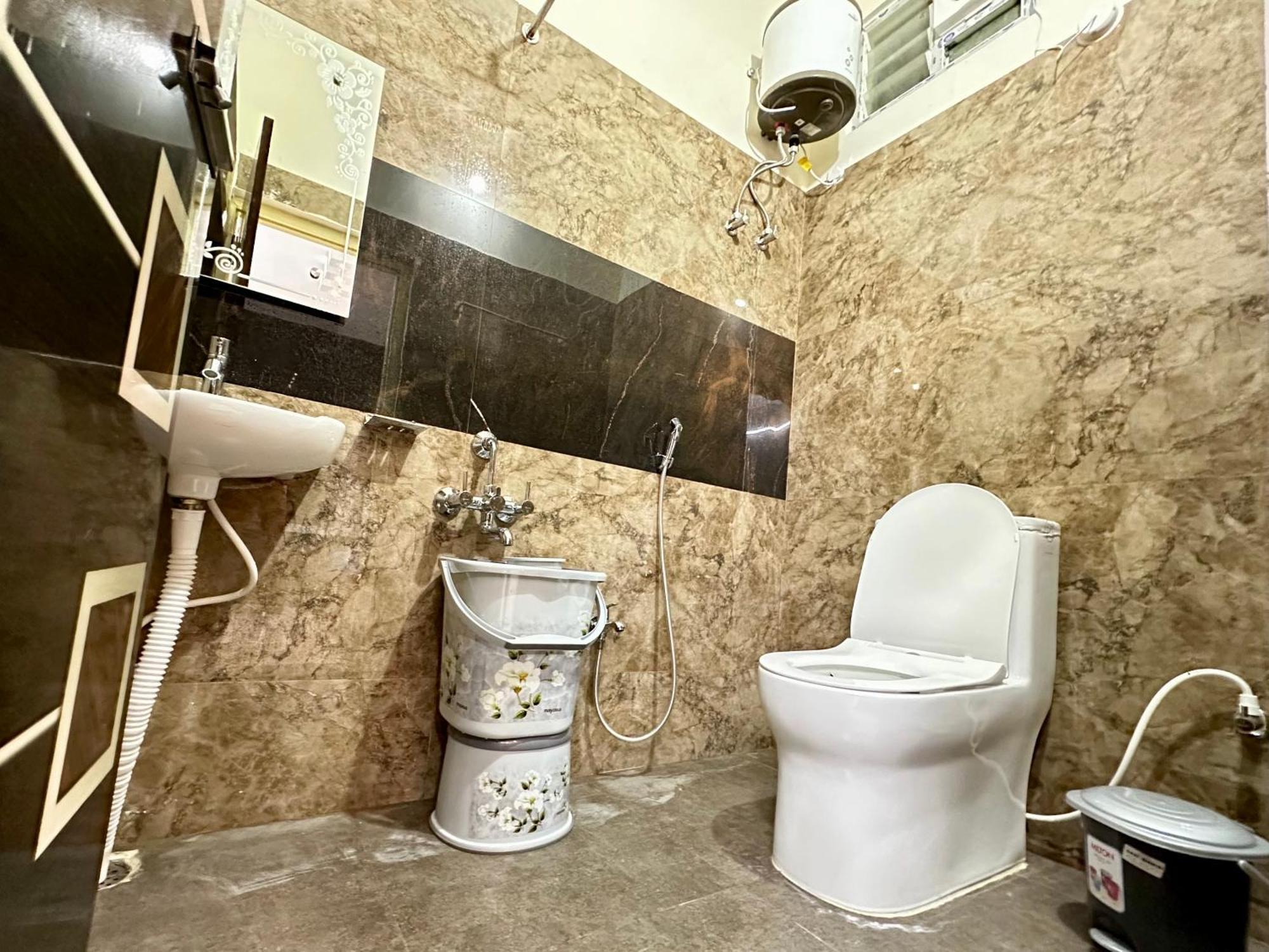 Truelife - 3Bhk Ac Apartments For Large Family - Best Location - Direct Flyover To Alipiri Gate - Walk To Ps4 Veg Restaurant - Modular Kitchen - Super Fast Wifi - Android Tv - 250 Jio Channels - Easy Access To All Temples - Top Service With Lots Of L Tirupati Esterno foto