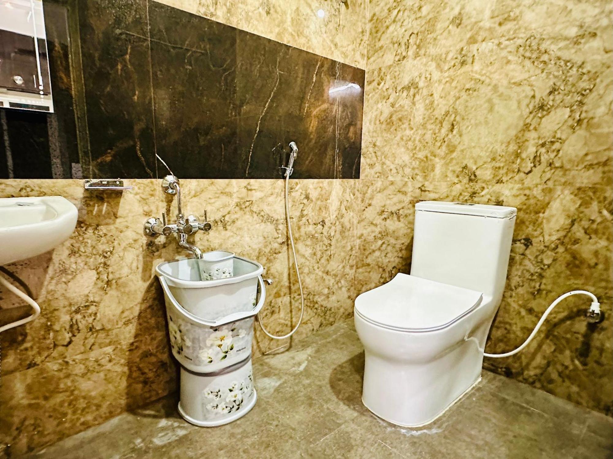 Truelife - 3Bhk Ac Apartments For Large Family - Best Location - Direct Flyover To Alipiri Gate - Walk To Ps4 Veg Restaurant - Modular Kitchen - Super Fast Wifi - Android Tv - 250 Jio Channels - Easy Access To All Temples - Top Service With Lots Of L Tirupati Esterno foto