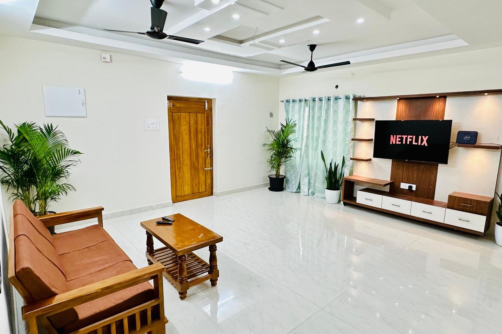Truelife - 3Bhk Ac Apartments For Large Family - Best Location - Direct Flyover To Alipiri Gate - Walk To Ps4 Veg Restaurant - Modular Kitchen - Super Fast Wifi - Android Tv - 250 Jio Channels - Easy Access To All Temples - Top Service With Lots Of L Tirupati Esterno foto