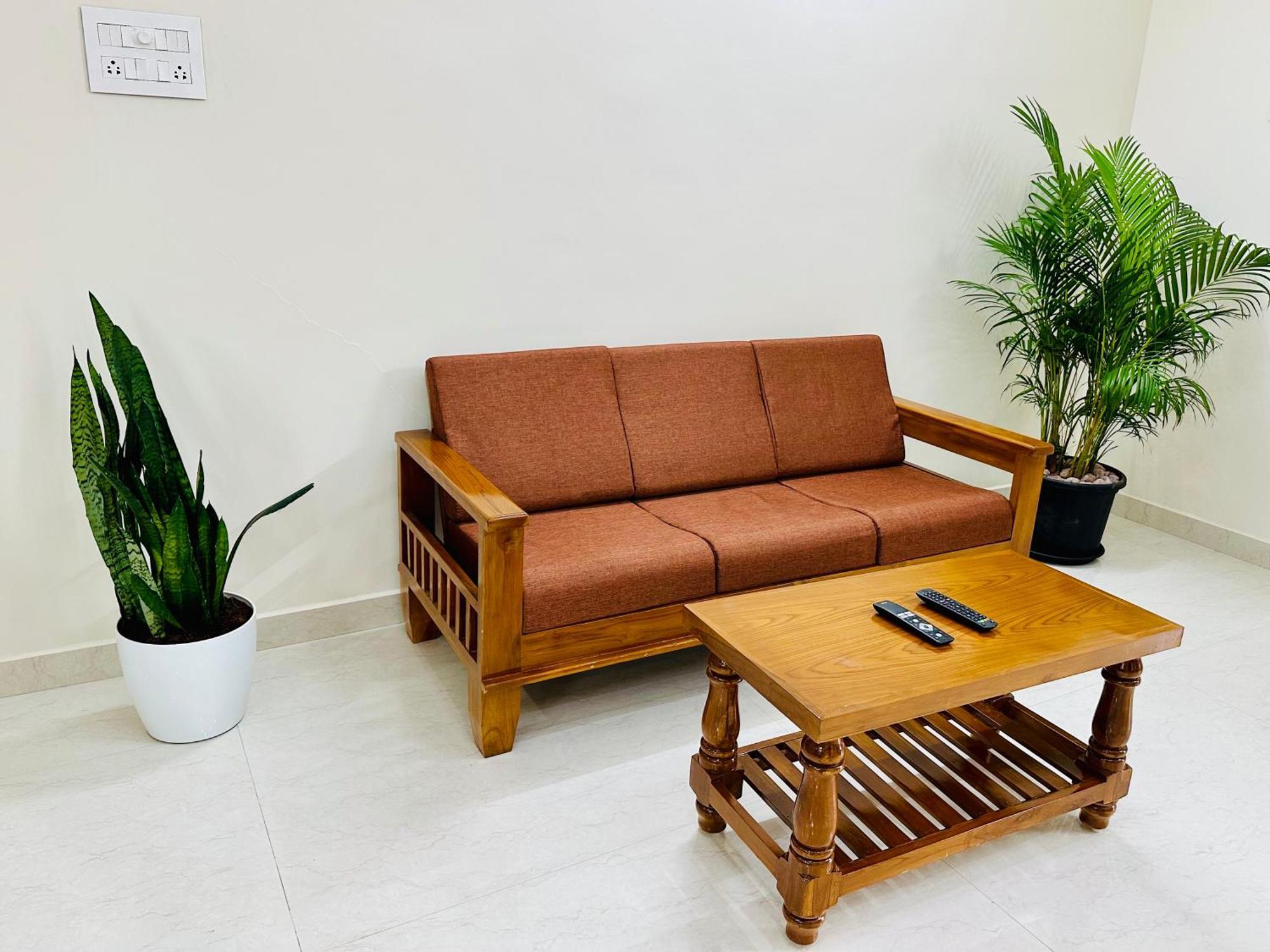 Truelife - 3Bhk Ac Apartments For Large Family - Best Location - Direct Flyover To Alipiri Gate - Walk To Ps4 Veg Restaurant - Modular Kitchen - Super Fast Wifi - Android Tv - 250 Jio Channels - Easy Access To All Temples - Top Service With Lots Of L Tirupati Esterno foto