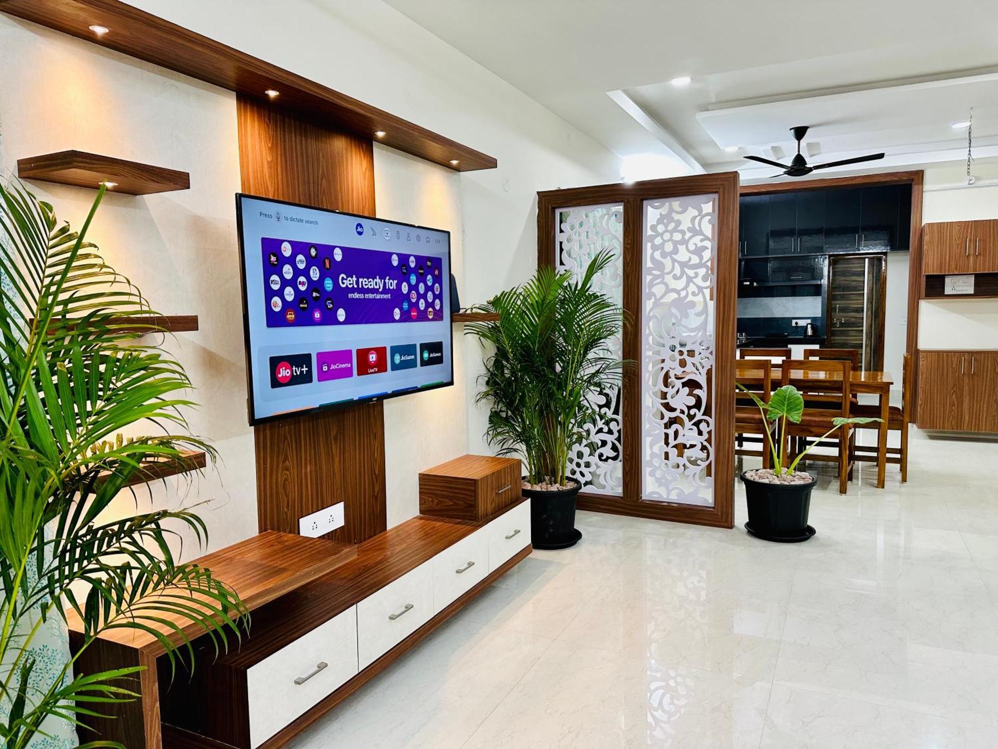Truelife - 3Bhk Ac Apartments For Large Family - Best Location - Direct Flyover To Alipiri Gate - Walk To Ps4 Veg Restaurant - Modular Kitchen - Super Fast Wifi - Android Tv - 250 Jio Channels - Easy Access To All Temples - Top Service With Lots Of L Tirupati Esterno foto
