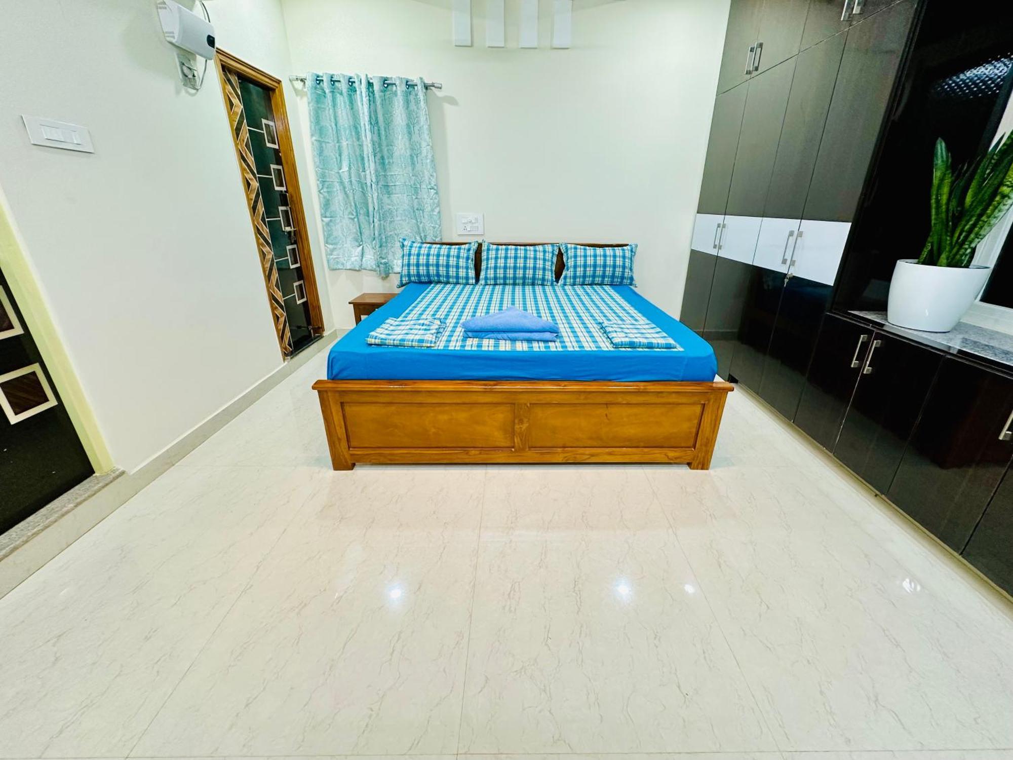 Truelife - 3Bhk Ac Apartments For Large Family - Best Location - Direct Flyover To Alipiri Gate - Walk To Ps4 Veg Restaurant - Modular Kitchen - Super Fast Wifi - Android Tv - 250 Jio Channels - Easy Access To All Temples - Top Service With Lots Of L Tirupati Esterno foto