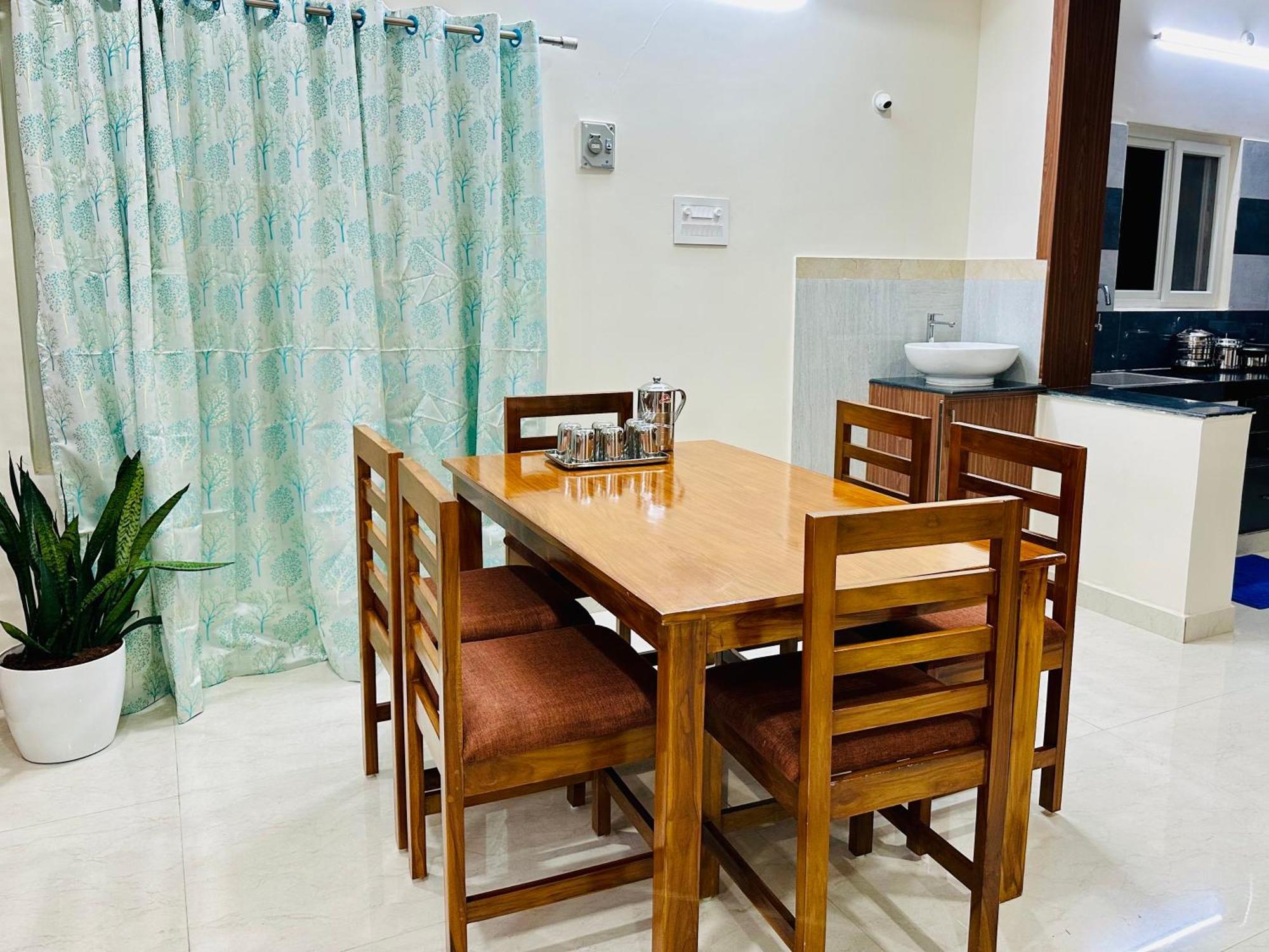 Truelife - 3Bhk Ac Apartments For Large Family - Best Location - Direct Flyover To Alipiri Gate - Walk To Ps4 Veg Restaurant - Modular Kitchen - Super Fast Wifi - Android Tv - 250 Jio Channels - Easy Access To All Temples - Top Service With Lots Of L Tirupati Esterno foto